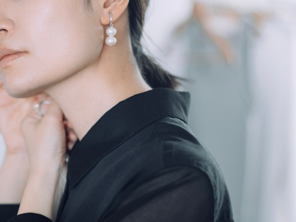 two pearls earrings　二粒パールイヤリング