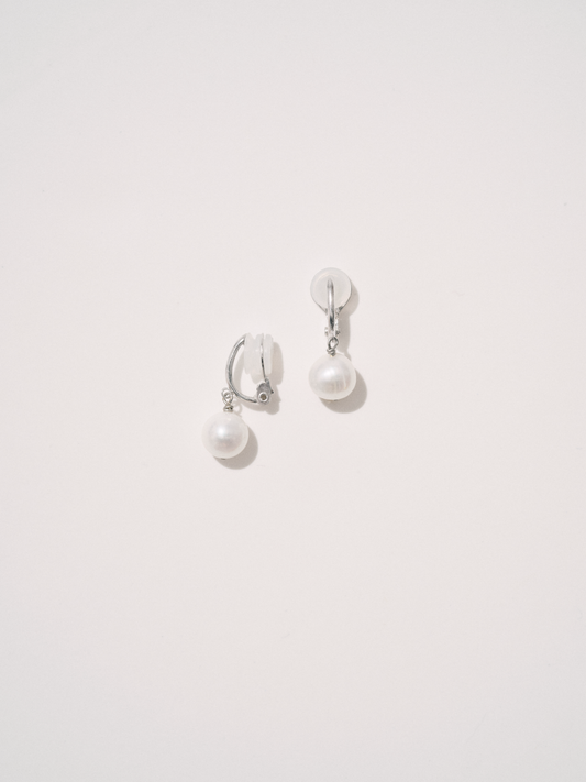 one pearl earrings　一粒パールイヤリング