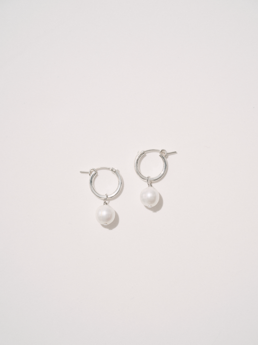 one pearl hoop earrings　一粒パールピアス